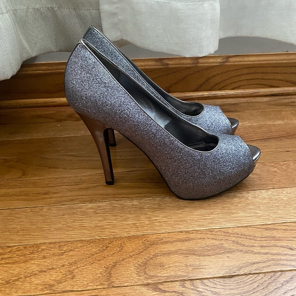 Glittery cute night shoe